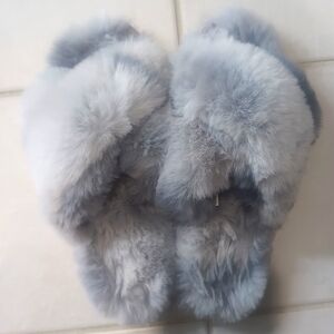 LC Lauren Conrad Gray Slippers